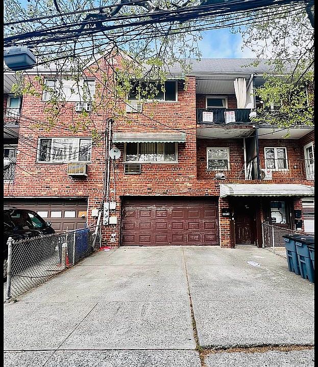 1st image of 2075 E 55th St