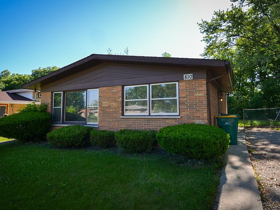 1st image of 810 Parkwood Dr