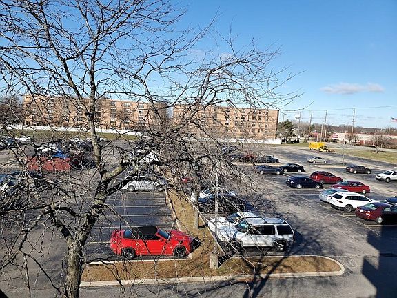 5th image of 1460 Fairlane Dr APT 102