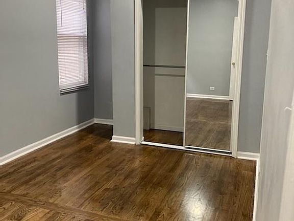 4th image of 1239 W Erie St #3F