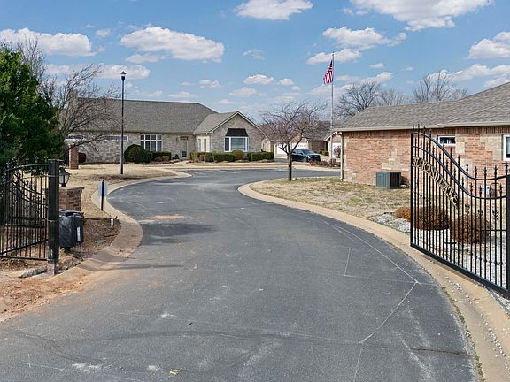 4th image of 103 Saint Andrews Ln