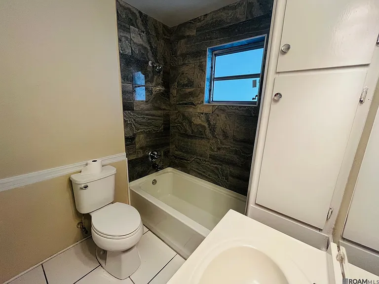 308 Alexander Dr — Photo 7