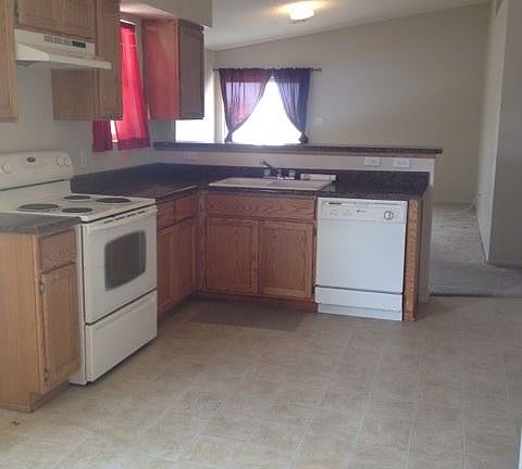 2nd image of 4458 S Jasmine Ave #4458CRU