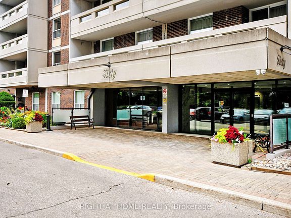 4th image of 60 Inverlochy Blvd #806