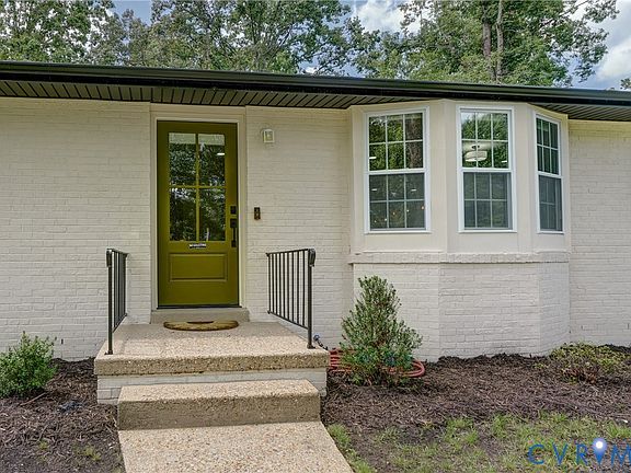 3rd image of 1950 Woodmont Dr