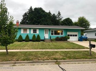 1617 Colfax Ave, Grand Haven, MI 49417