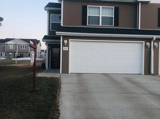 711 Weyburn Dr, Bismarck, ND 58503
