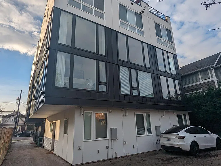 2616 E Yesler Way — Photo 16