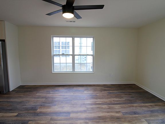 5th image of 1121 Mechanics Way #1121