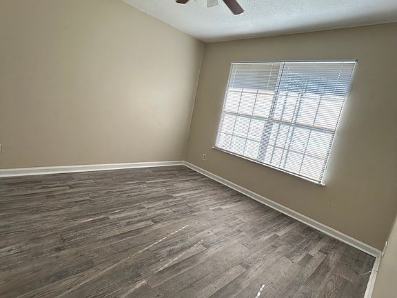 5th image of 3001 Susan Dr