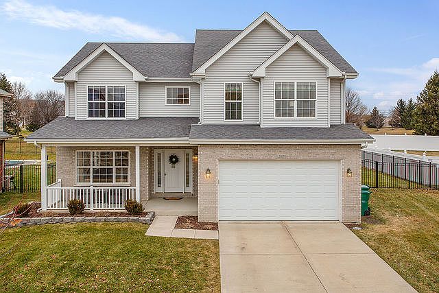 1st image of 15836 Crimson Dr