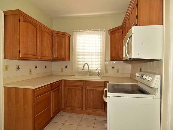 5th image of 4542 2nd Ave S