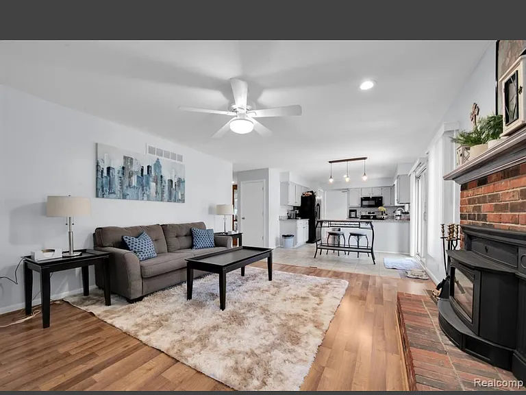 4959 Kingswood Dr — Photo 22