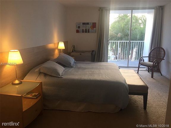 4th image of 2801 NE 183rd St APT 306W