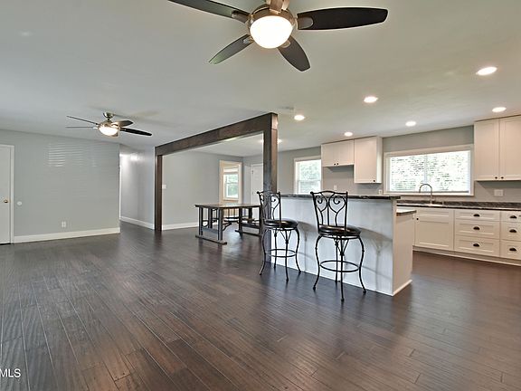 5th image of 8201 Mountain Creek Ln