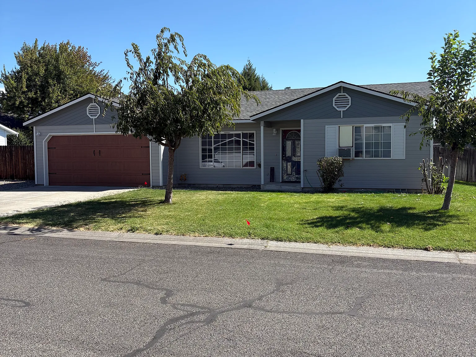 3 bed, 1.5 bath, 1331 sqft, $2,000 — Photo 1