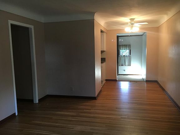 Living room/dining room