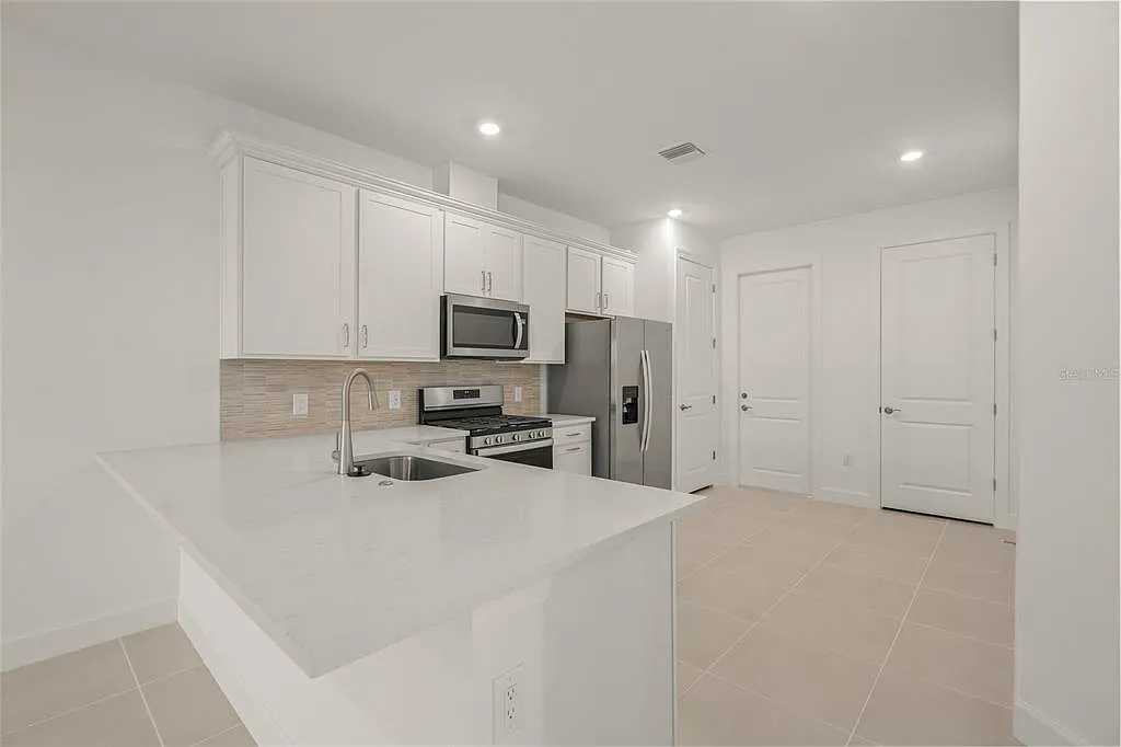 2 bed, 2.0 bath, 1448 sqft, $2,895 — Photo 4