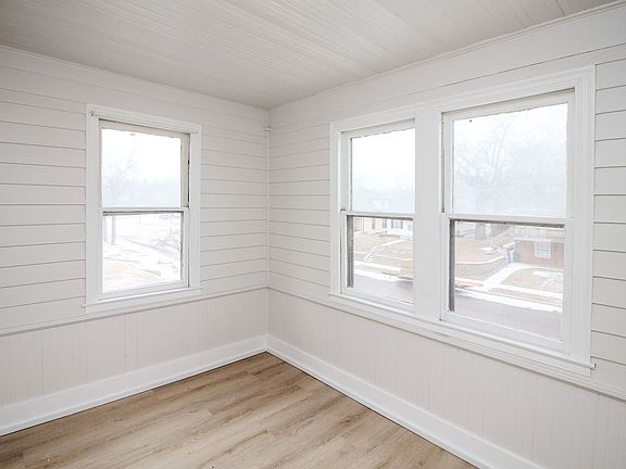 4th image of 219 S Menlo Ave #214-01