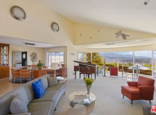 3814 Amesbury Rd, Los Angeles, CA 90027