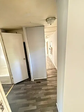 2 bed, $650 — Photo 2