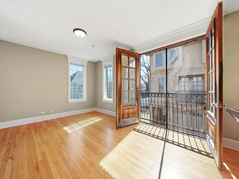 829 S La Grange Rd #C — Photo 3