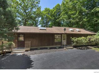 29 Narcissus Dr, Mahopac, NY 10541