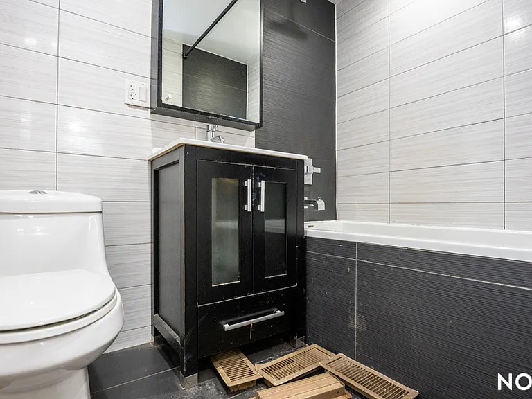 375 Vernon Ave #1 — Photo 4