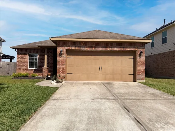 1038 Cash St, Alvin, TX 77511