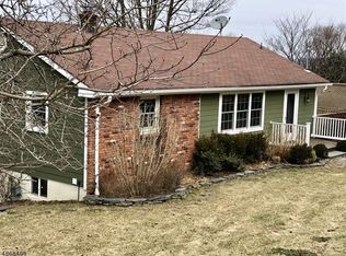 6 Courtland Rd, Vernon, NJ 07462