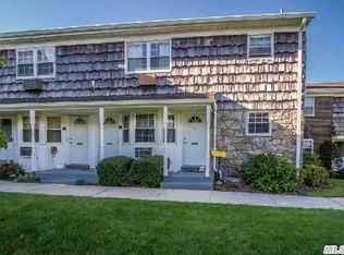 4743 Wilshire Ln, Oakdale, NY 11769
