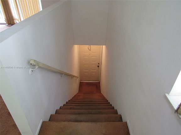 5th image of 115 Gardens Dr APT 204