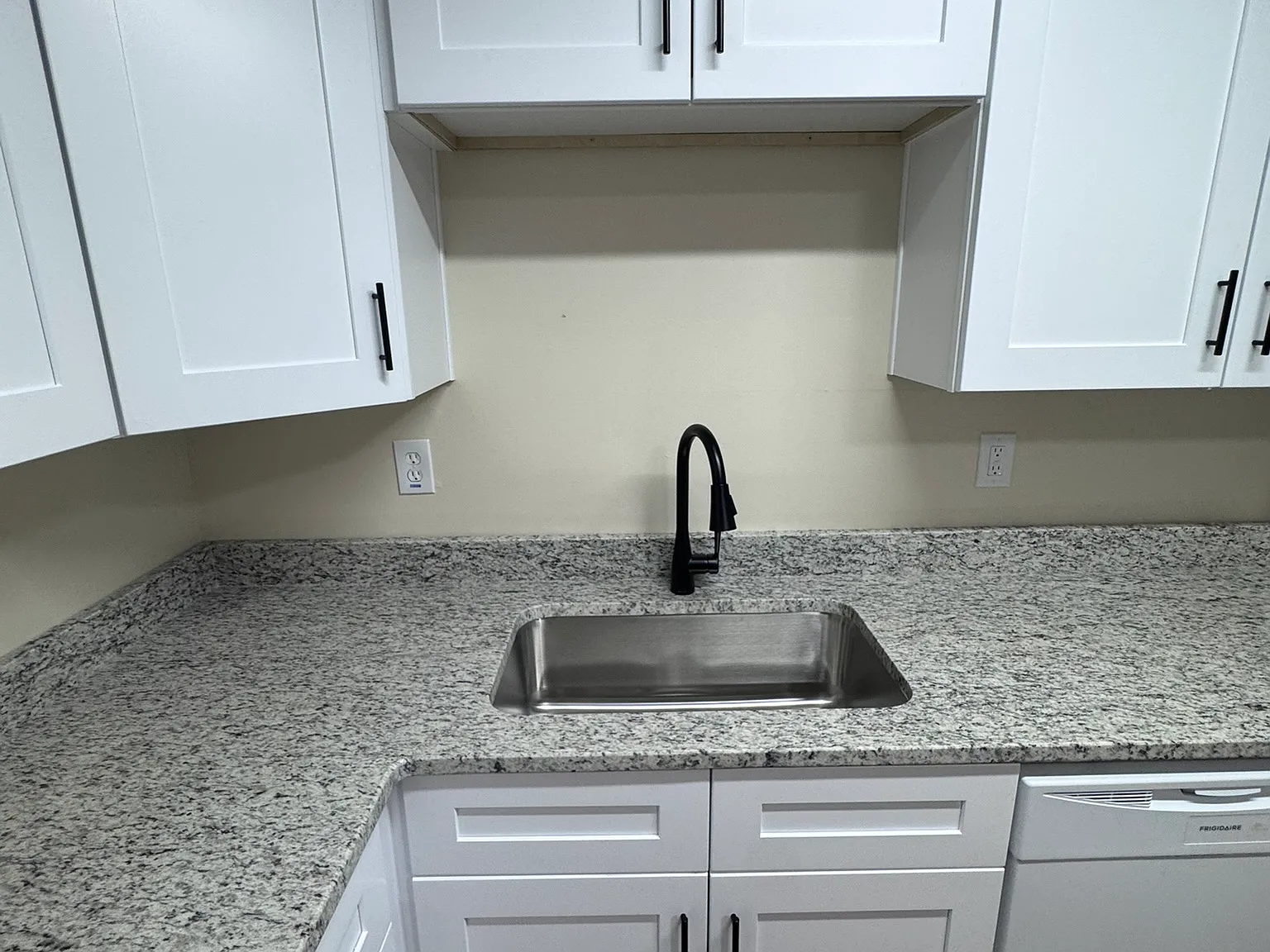 2 bed, 945 sqft, $1,350 — Photo 4