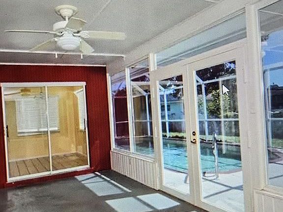 Glassed lanai 