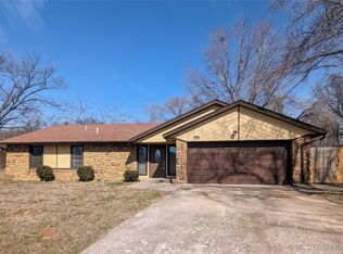 1208 W Albuquerque Pl, Broken Arrow, OK 74011