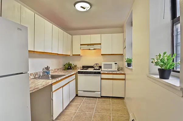 Sold by Corcoran | media 7
