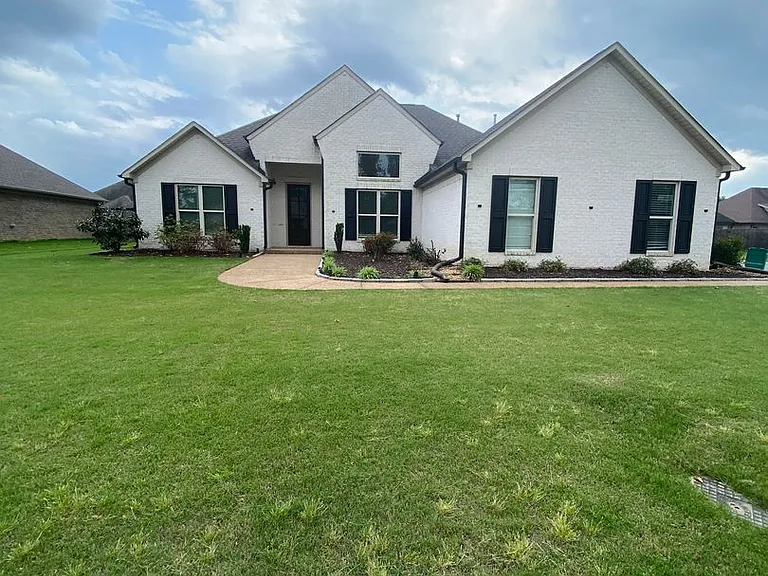 60 Doe Valley Cv — Photo 1