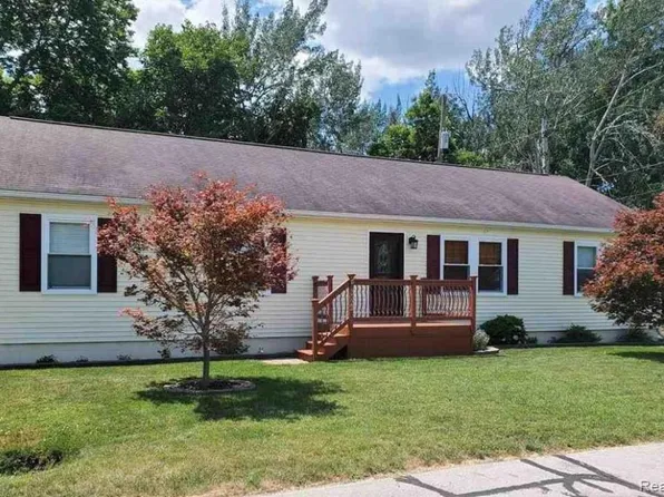 3522 Erie Shore Dr, Monroe, MI 48162