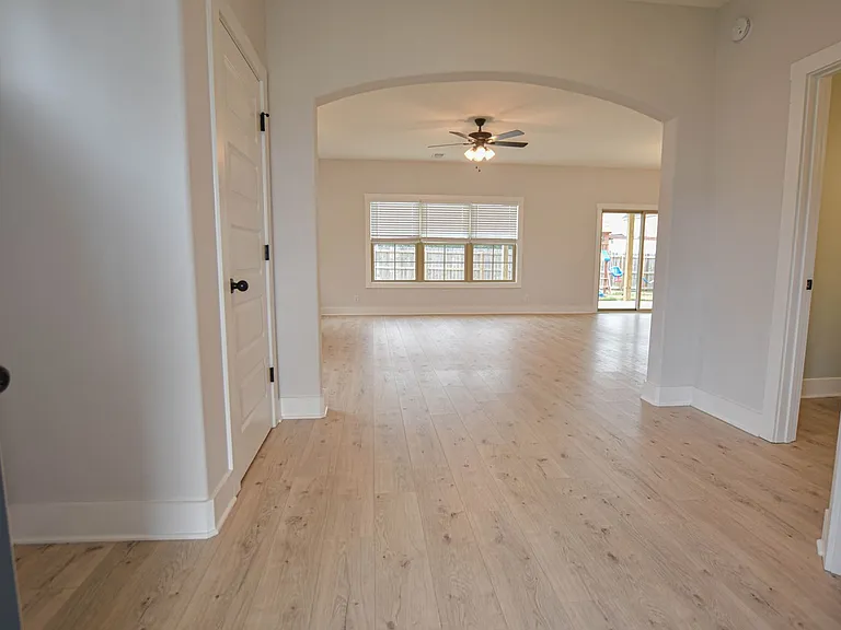 3275 Haymeadow Ln — Photo 2