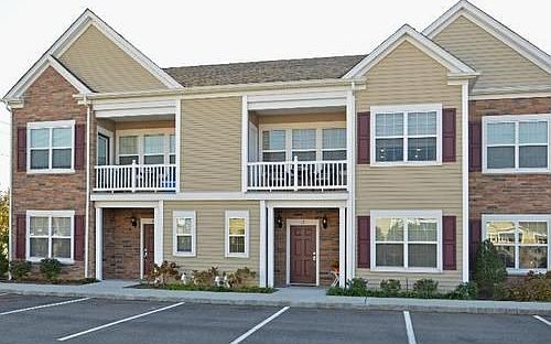 1st image of 60 Wexford Ln