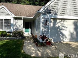 6806 Fox Ln #36, Waterford, MI 48327