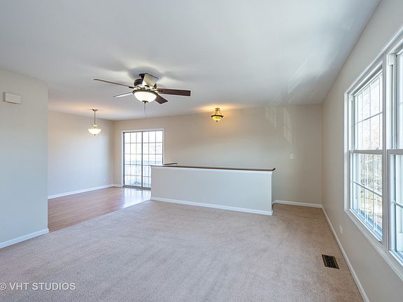 3rd image of 377 Ashwood Ct #377