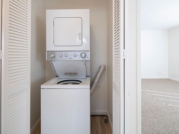 4th image of 4742 35th St #7