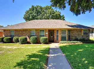 2803 Venture Cir, Denison, TX 75020