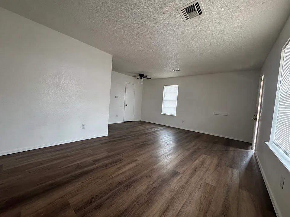 605 S Cimarron Rd #18