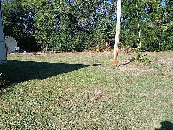5th image of 2062 Laura Ln