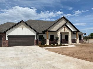 10913 NW 94th St, Yukon, OK 73099