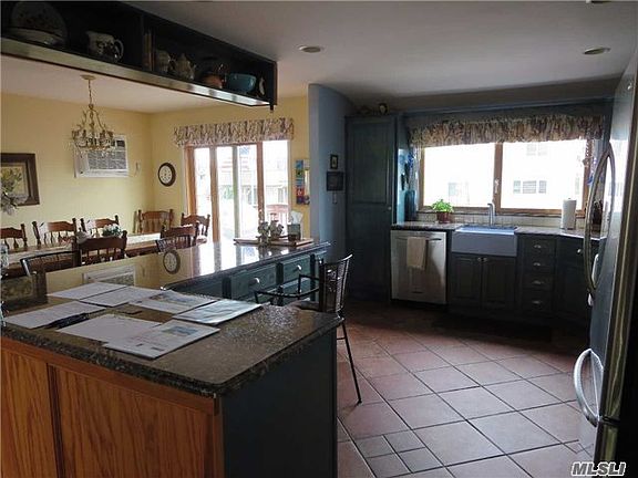 5th image of 2623 Peconic Ave