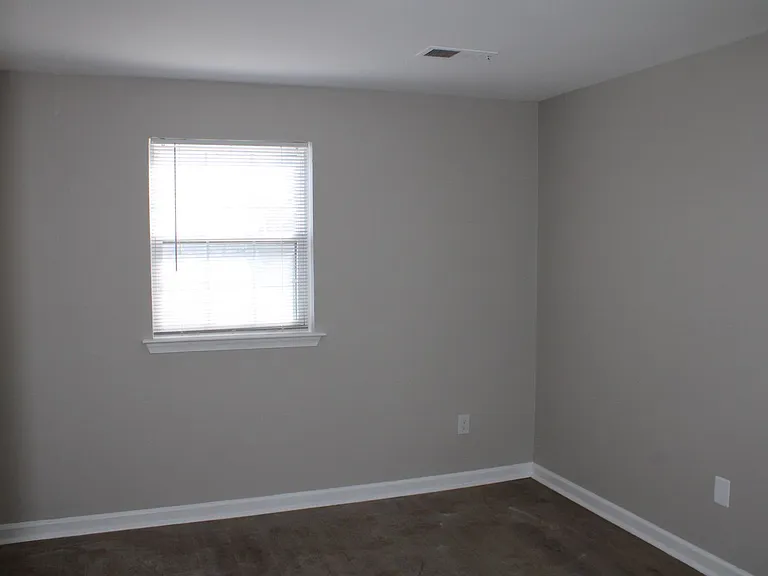1533 Baltimore Ave — Photo 13