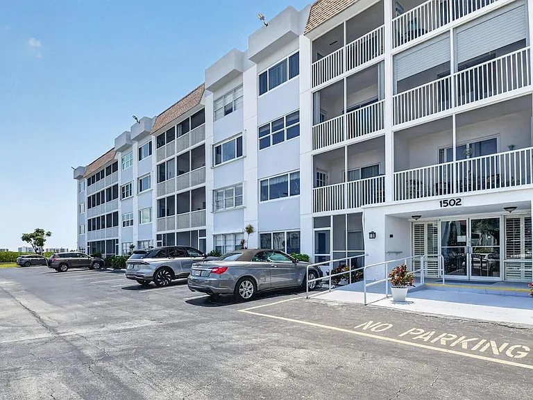 1502 S Lakeside Dr #214 — Photo 42